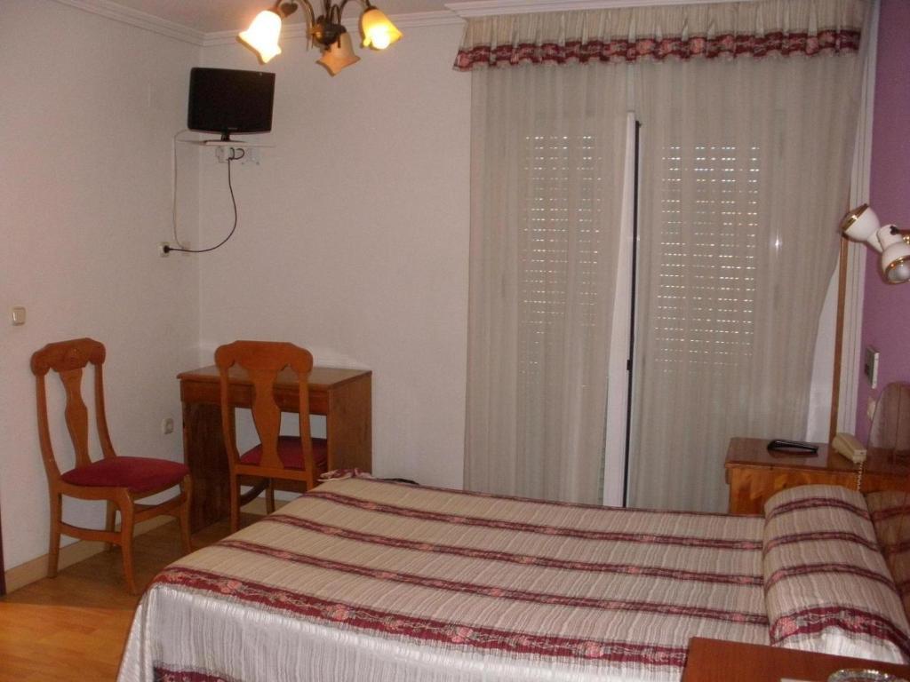 Hostal Virgen Del Villar Laguna de Duero Room photo