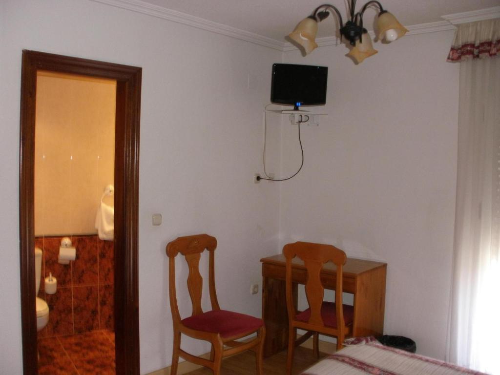 Hostal Virgen Del Villar Laguna de Duero Room photo