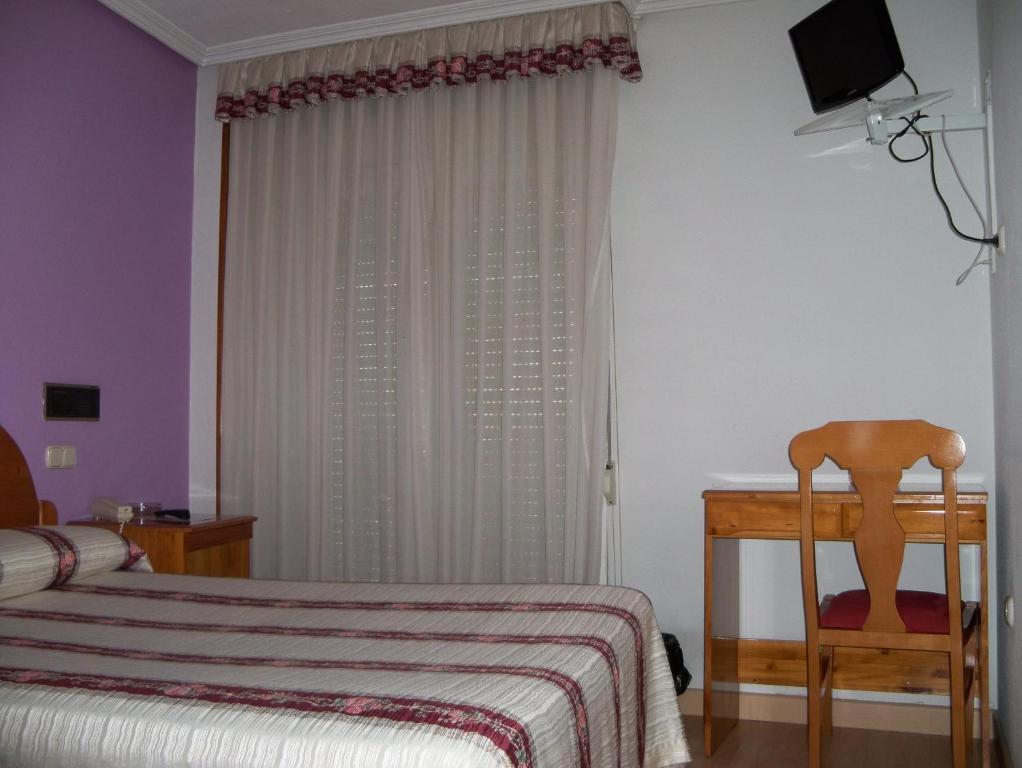 Hostal Virgen Del Villar Laguna de Duero Room photo